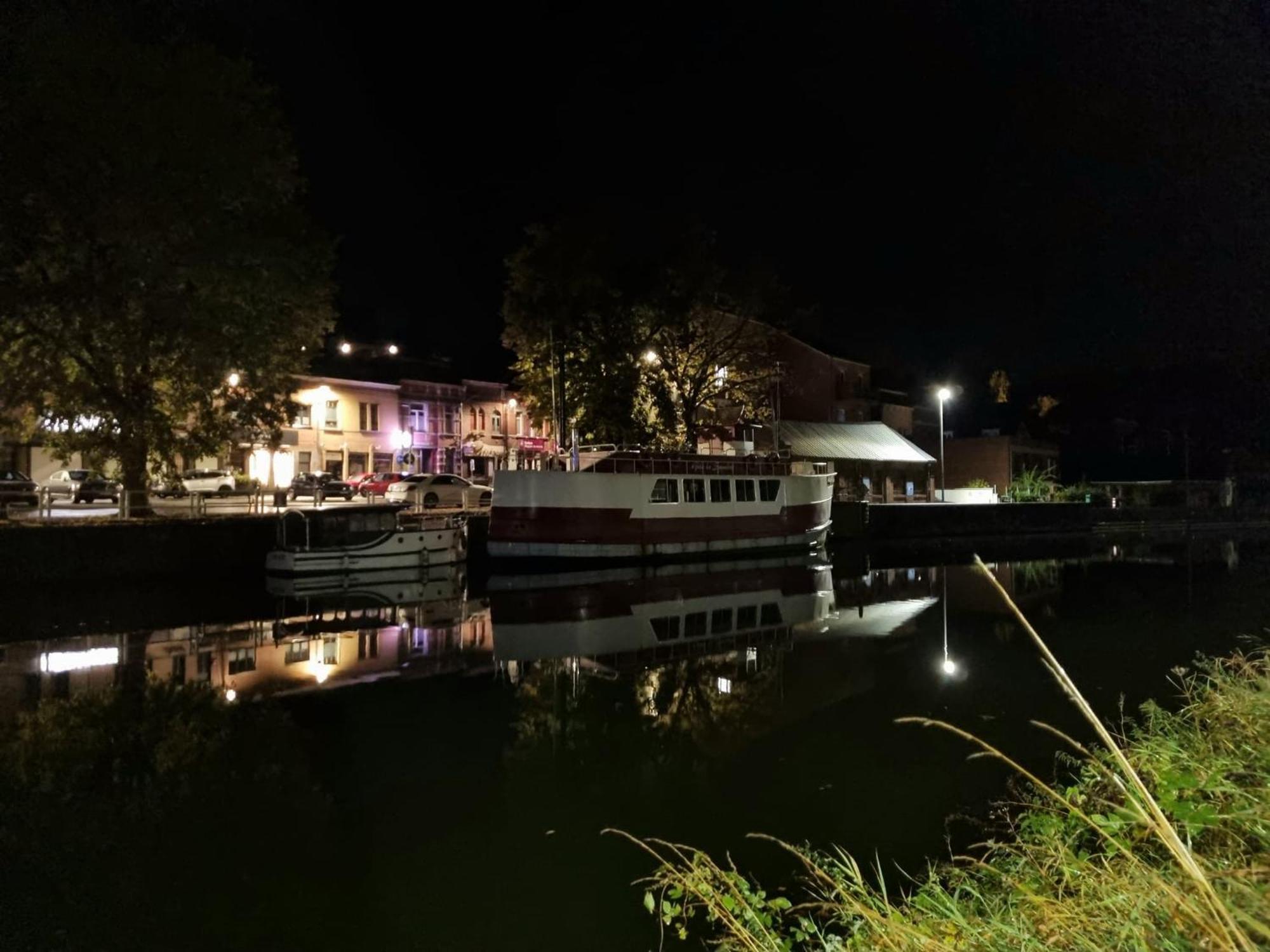 Gite Le Sambre Thuin Ngoại thất bức ảnh